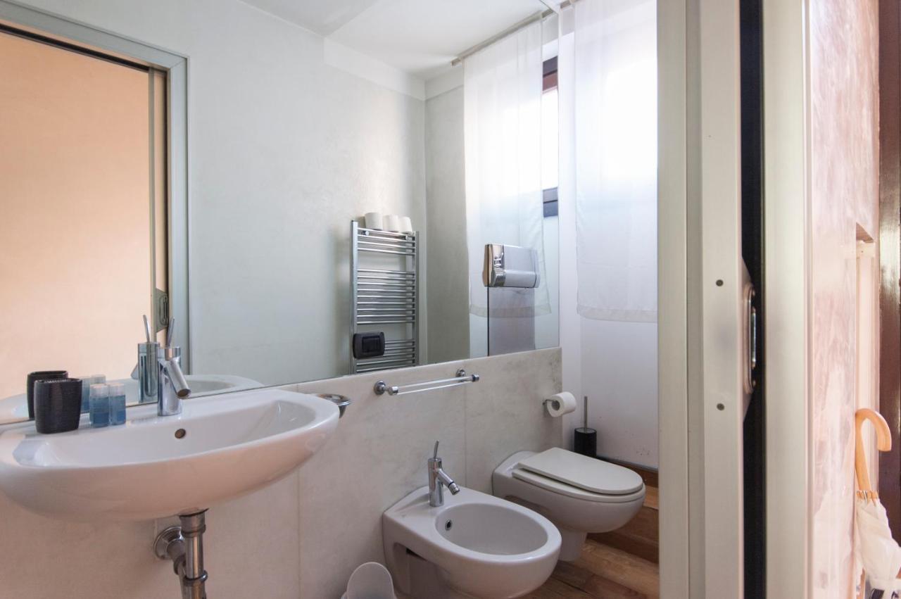 Youhosty - Duomo Studio Apartment Milan Extérieur photo