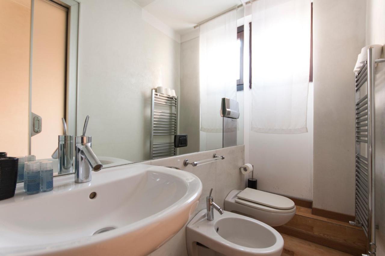 Youhosty - Duomo Studio Apartment Milan Extérieur photo